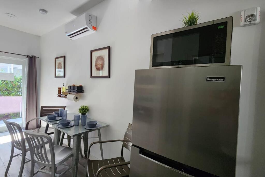 The West Gem Apartment Маями Бийч Екстериор снимка