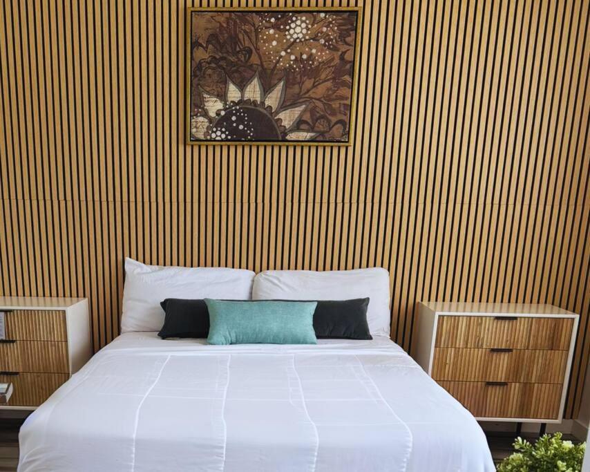 The West Gem Apartment Маями Бийч Екстериор снимка
